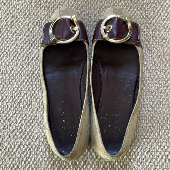 Gucci Shoes - Gucci Logo Buckle Canvas Ballet flat.